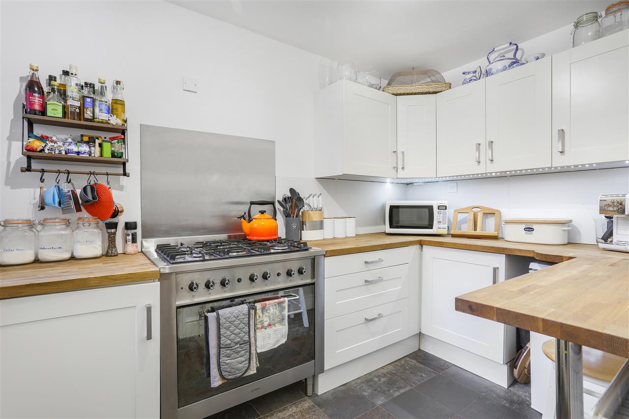 1 bed flat for sale in Harberton Road 6