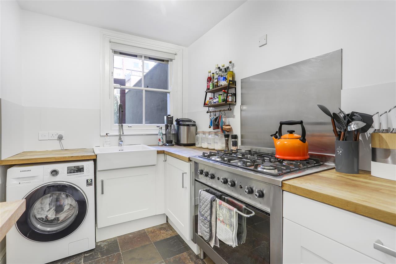 1 bed flat for sale in Harberton Road 7