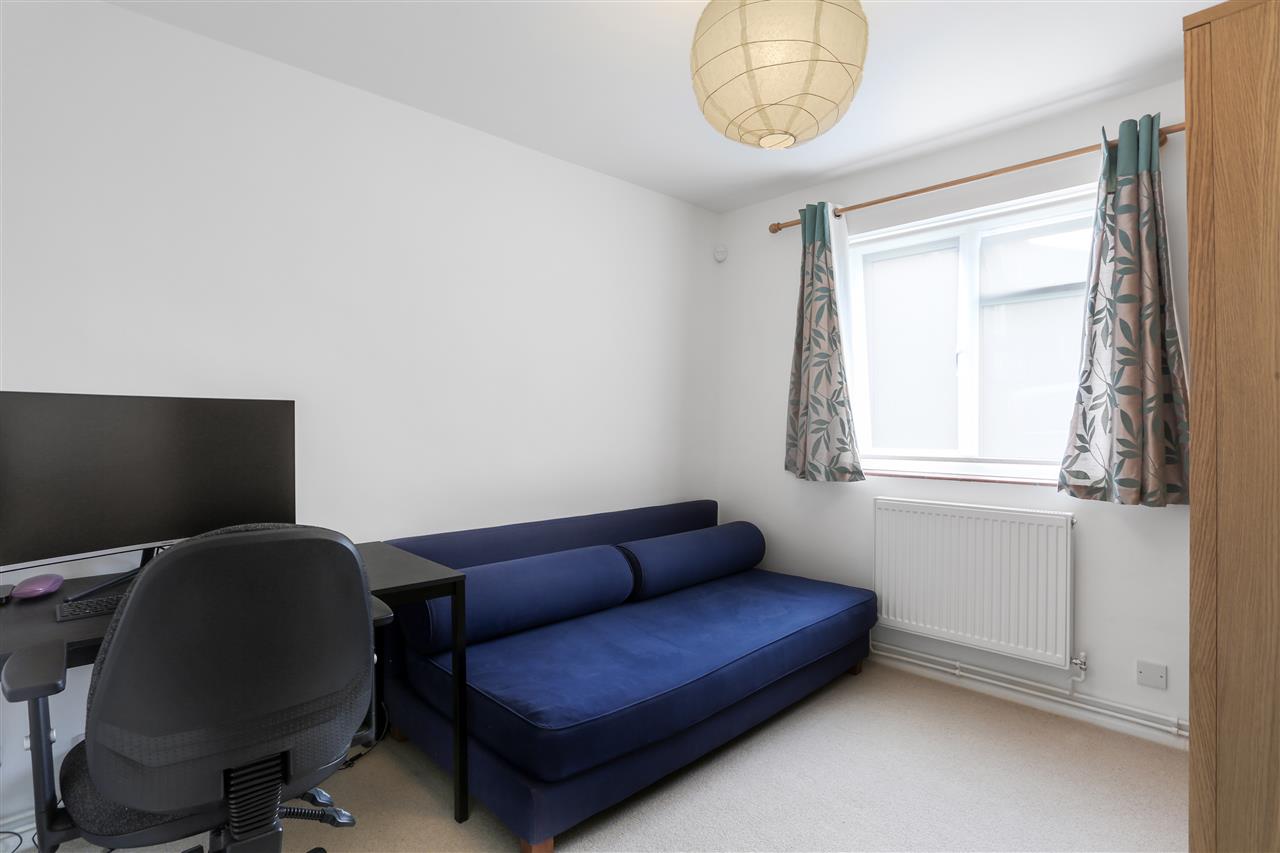 2 bed flat for sale in Benson Court 2