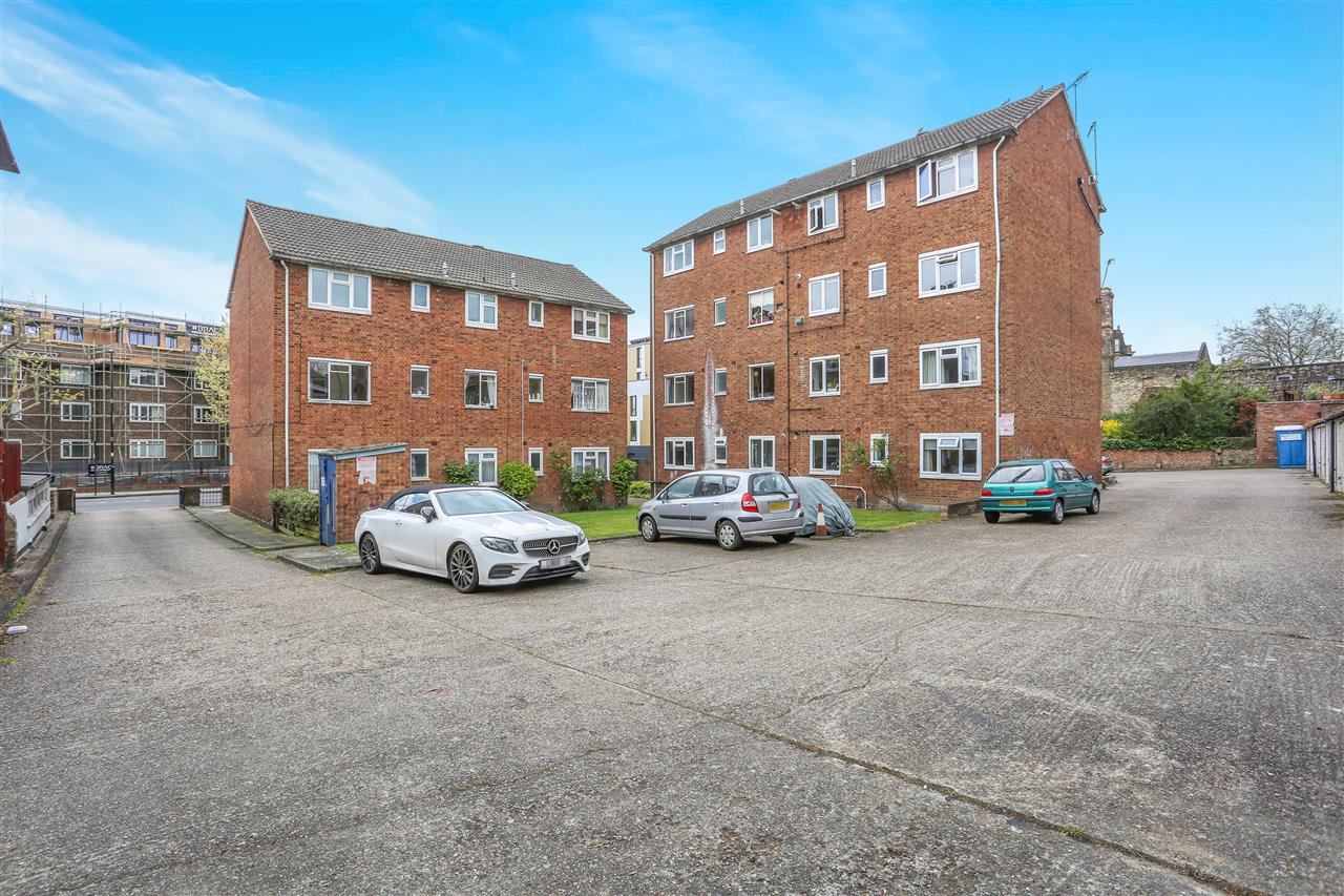 2 bed flat for sale in Benson Court  - Property Image 11