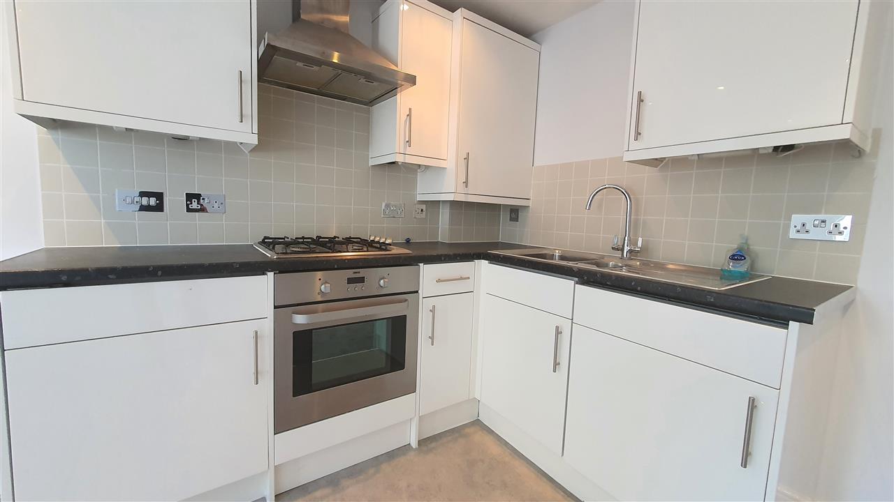 Studio flat to rent in Fortess Road 1