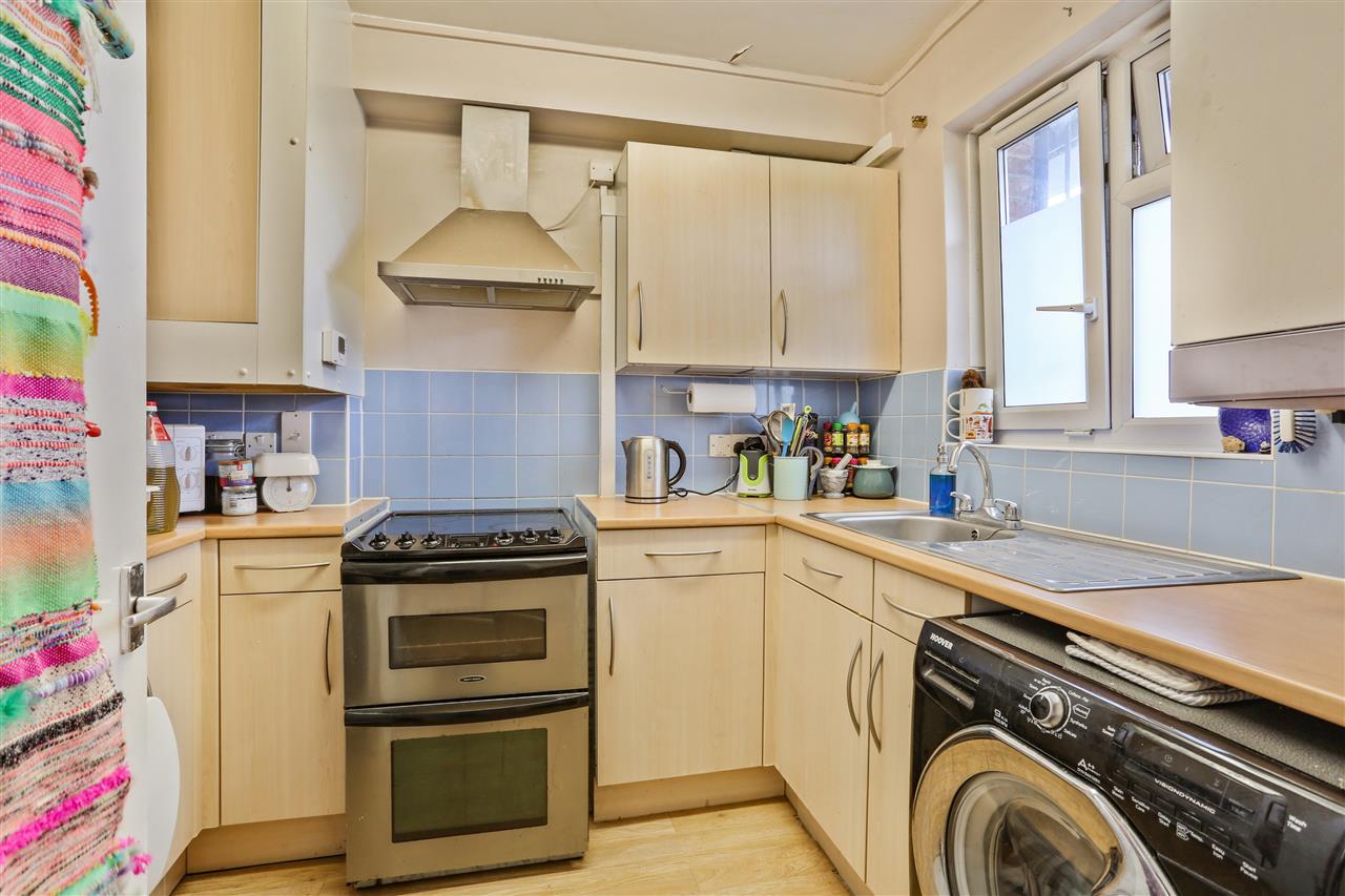 1 bed flat for sale in Margery Fry Court  - Property Image 3