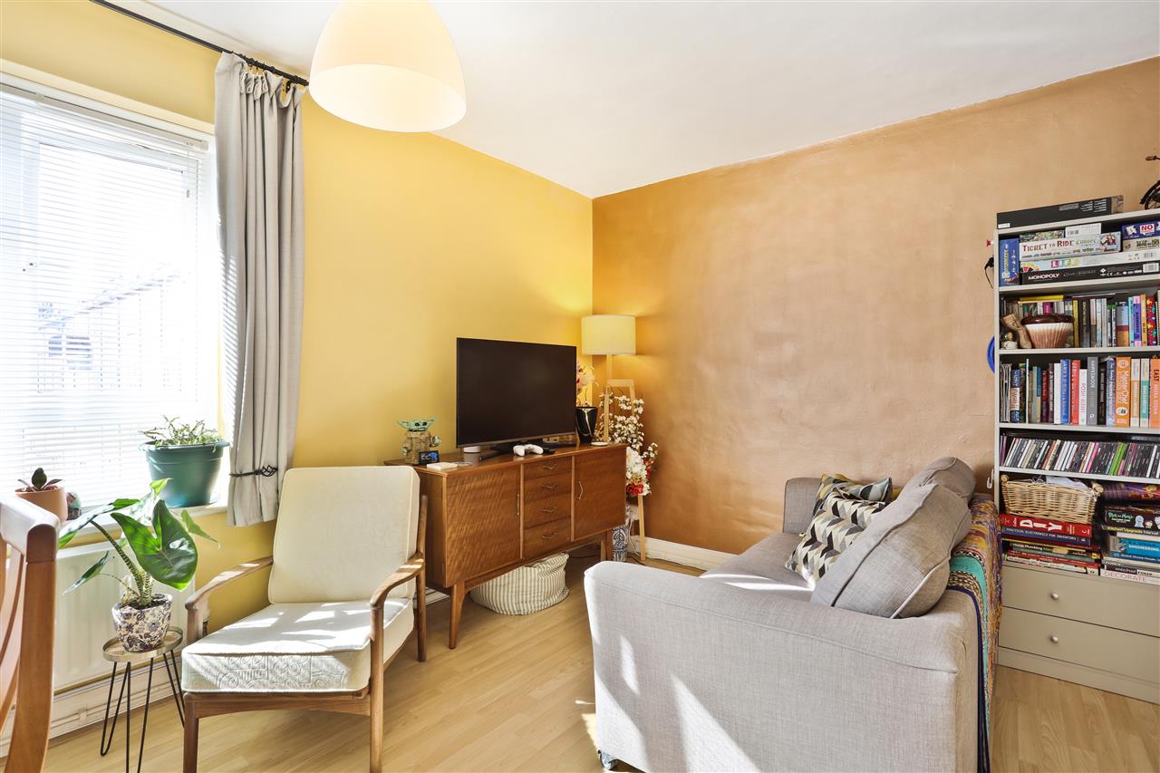 1 bed flat for sale in Margery Fry Court 13