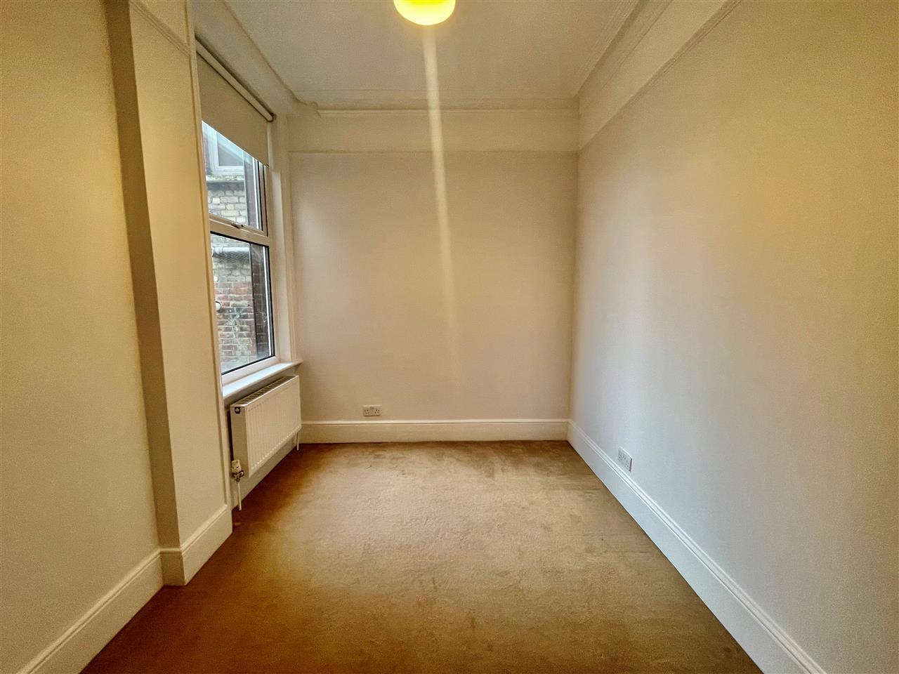 2 bed flat to rent 16