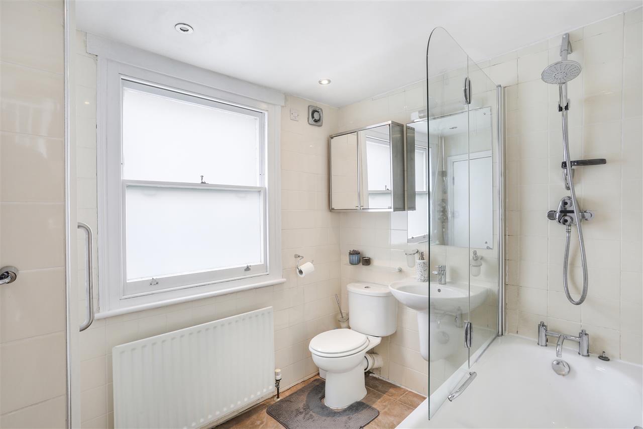 3 bed flat for sale in Tabley Road 12