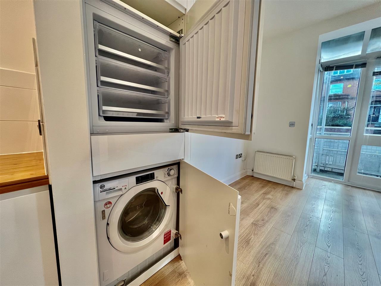 2 bed flat to rent in Lady Margaret Road 16