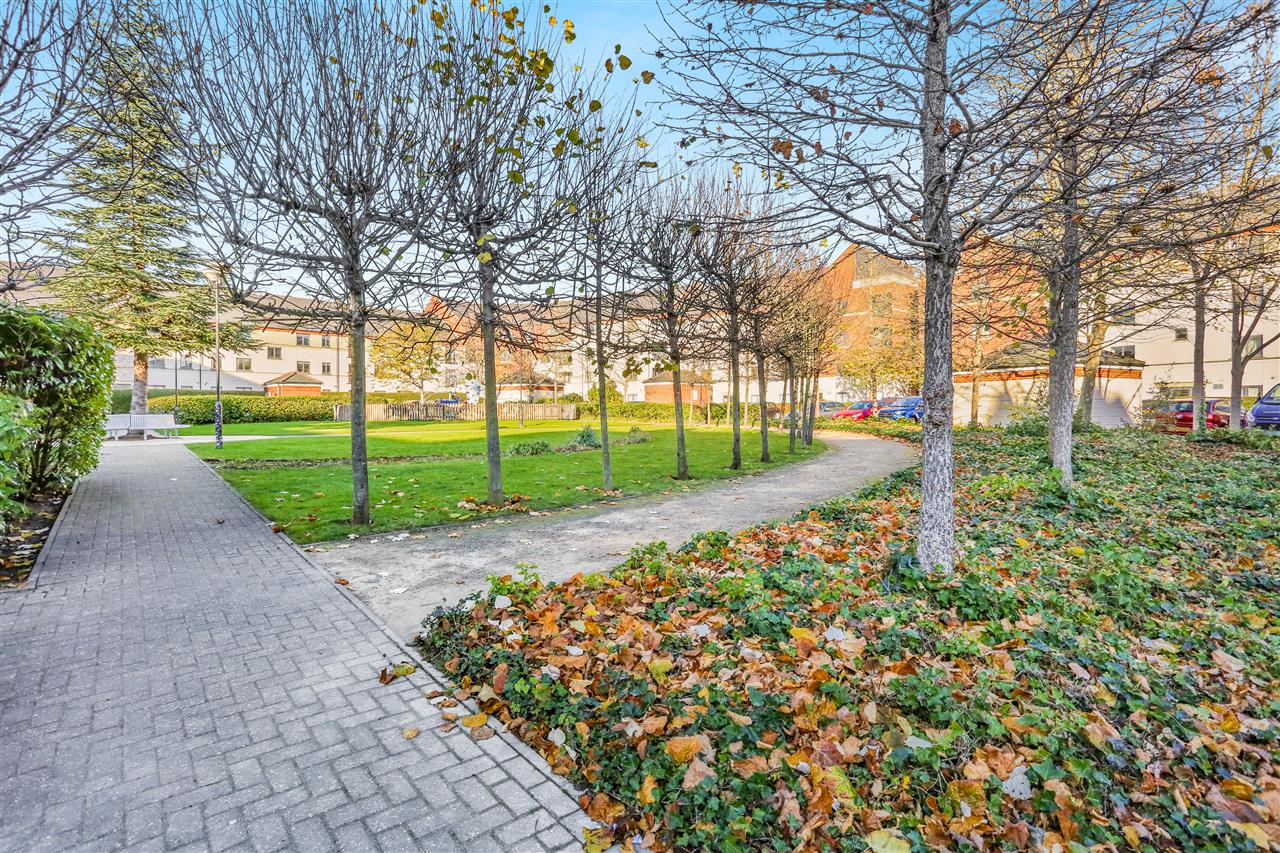 2 bed flat for sale in Manor Gardens  - Property Image 12