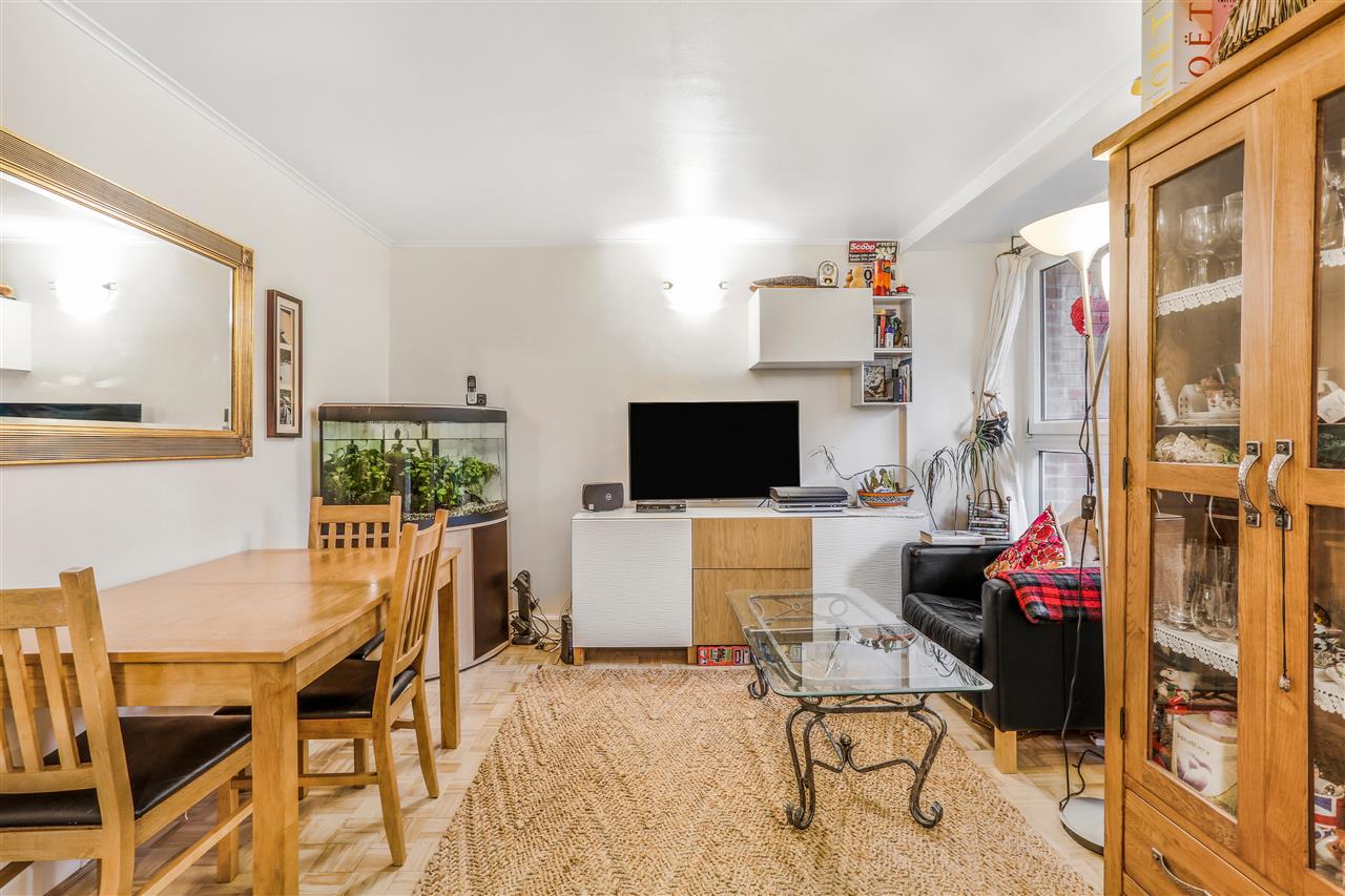 2 bed maisonette for sale in Crayford Road  - Property Image 5
