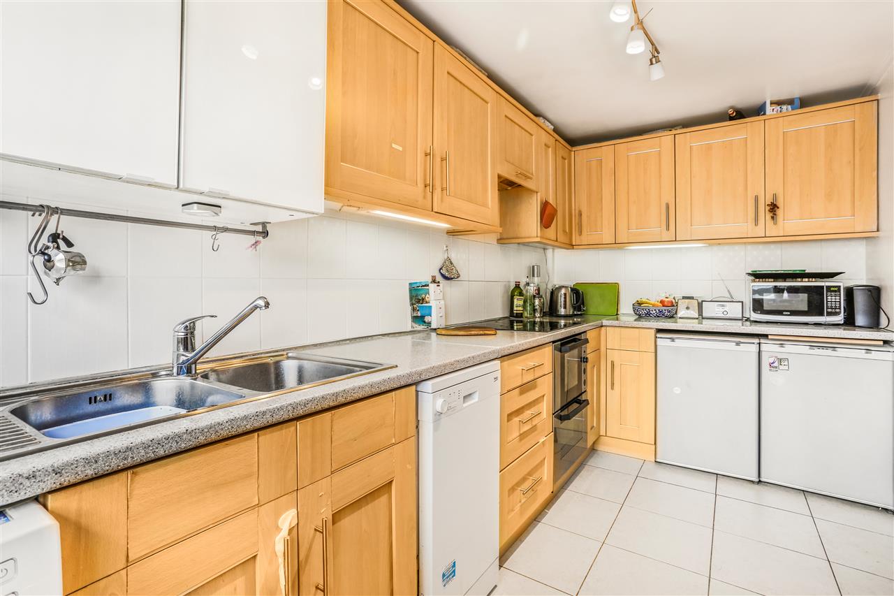 2 bed maisonette for sale in Crayford Road  - Property Image 7