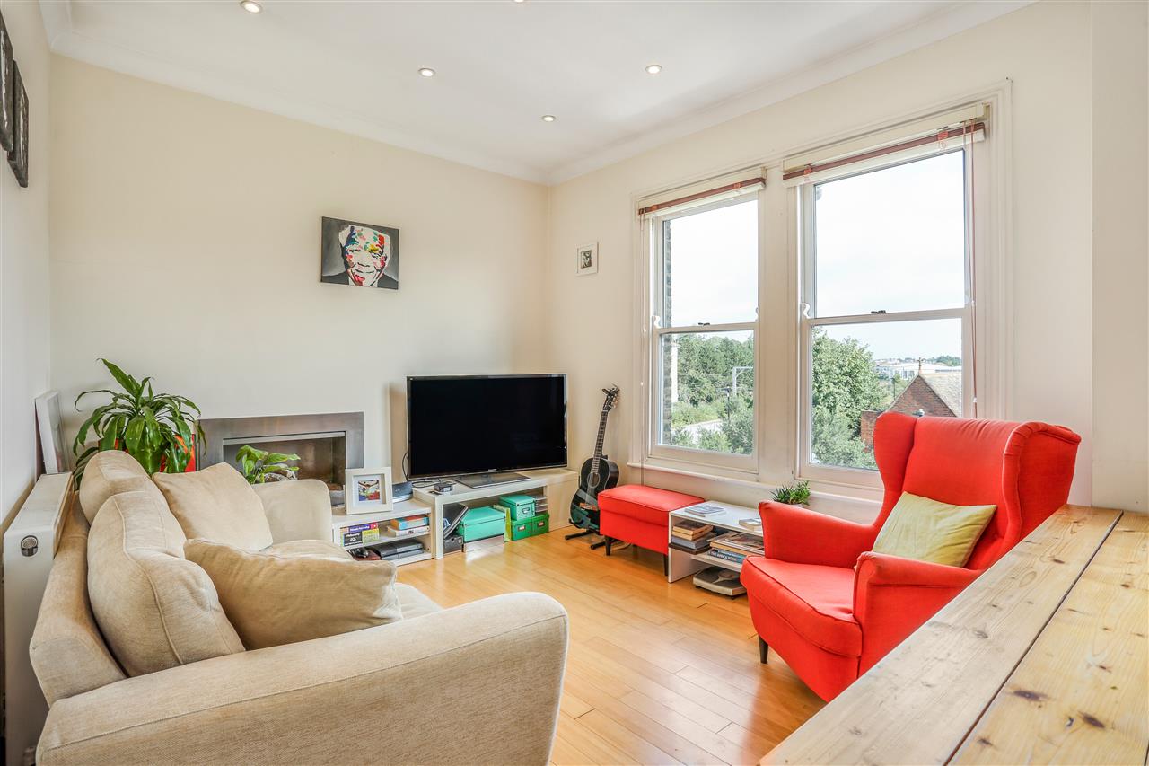 1 bed flat for sale in Huddleston Road 1