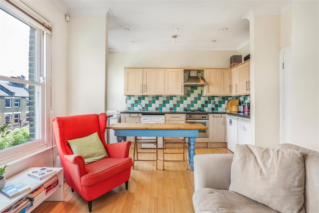 1 bed flat for sale in Huddleston Road 3