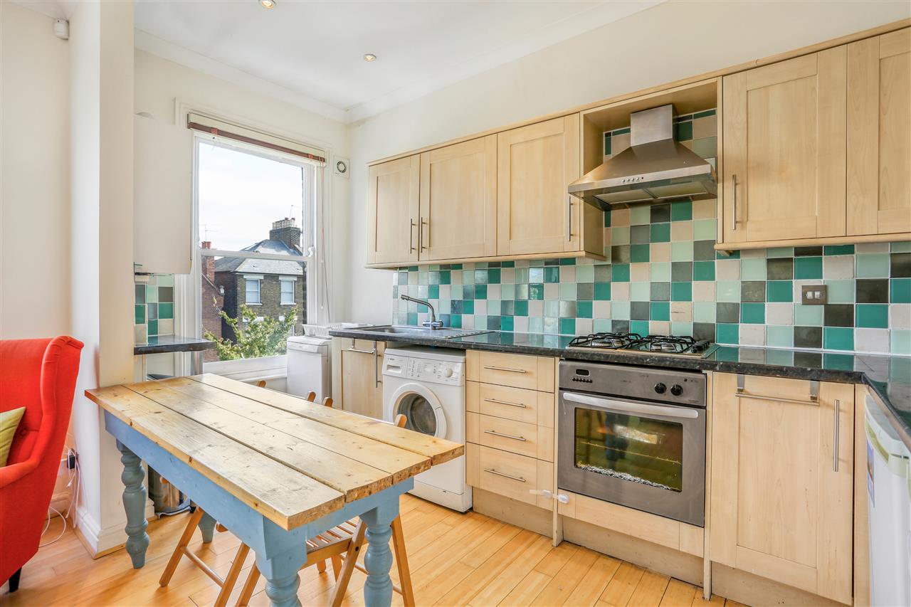1 bed flat for sale in Huddleston Road 4