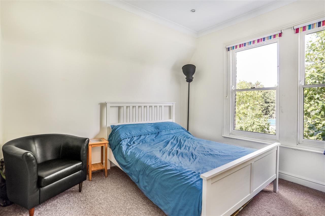 1 bed flat for sale in Huddleston Road 5