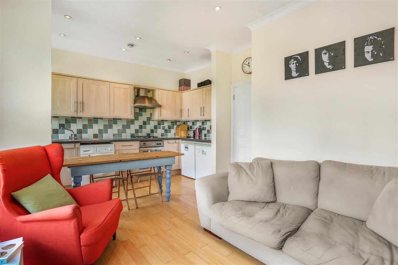 1 bed flat for sale in Huddleston Road 7