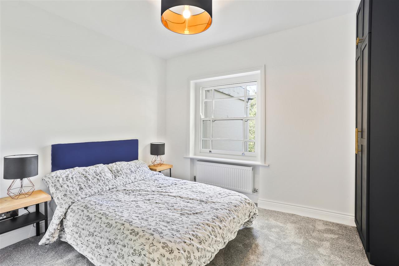 2 bed flat for sale in St John's Grove 5