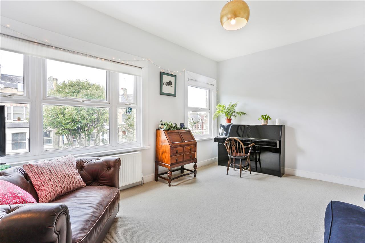 2 bed flat for sale in Marlborough Road 5