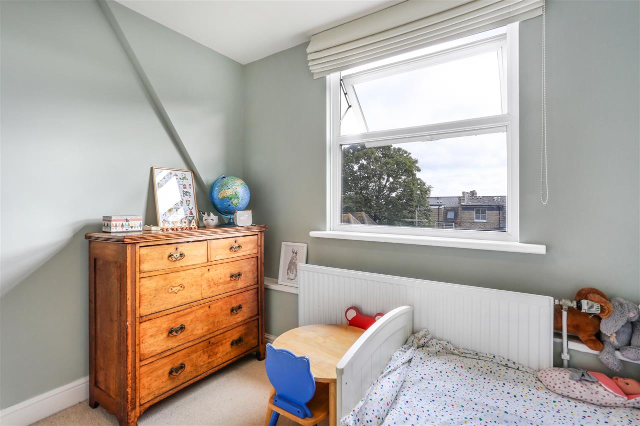 2 bed flat for sale in Marlborough Road  - Property Image 11