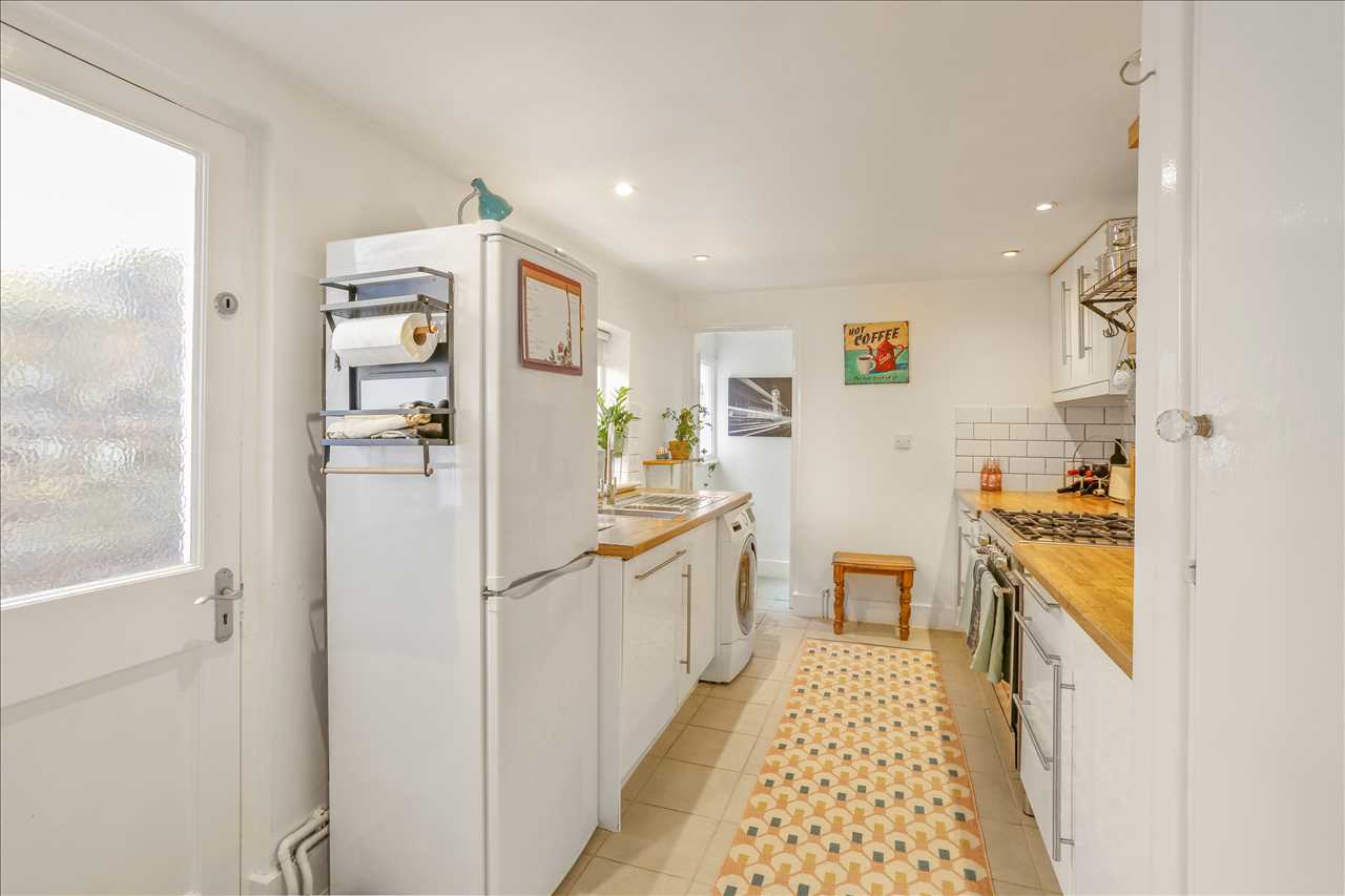 1 bed flat for sale in Alexander Road  - Property Image 9