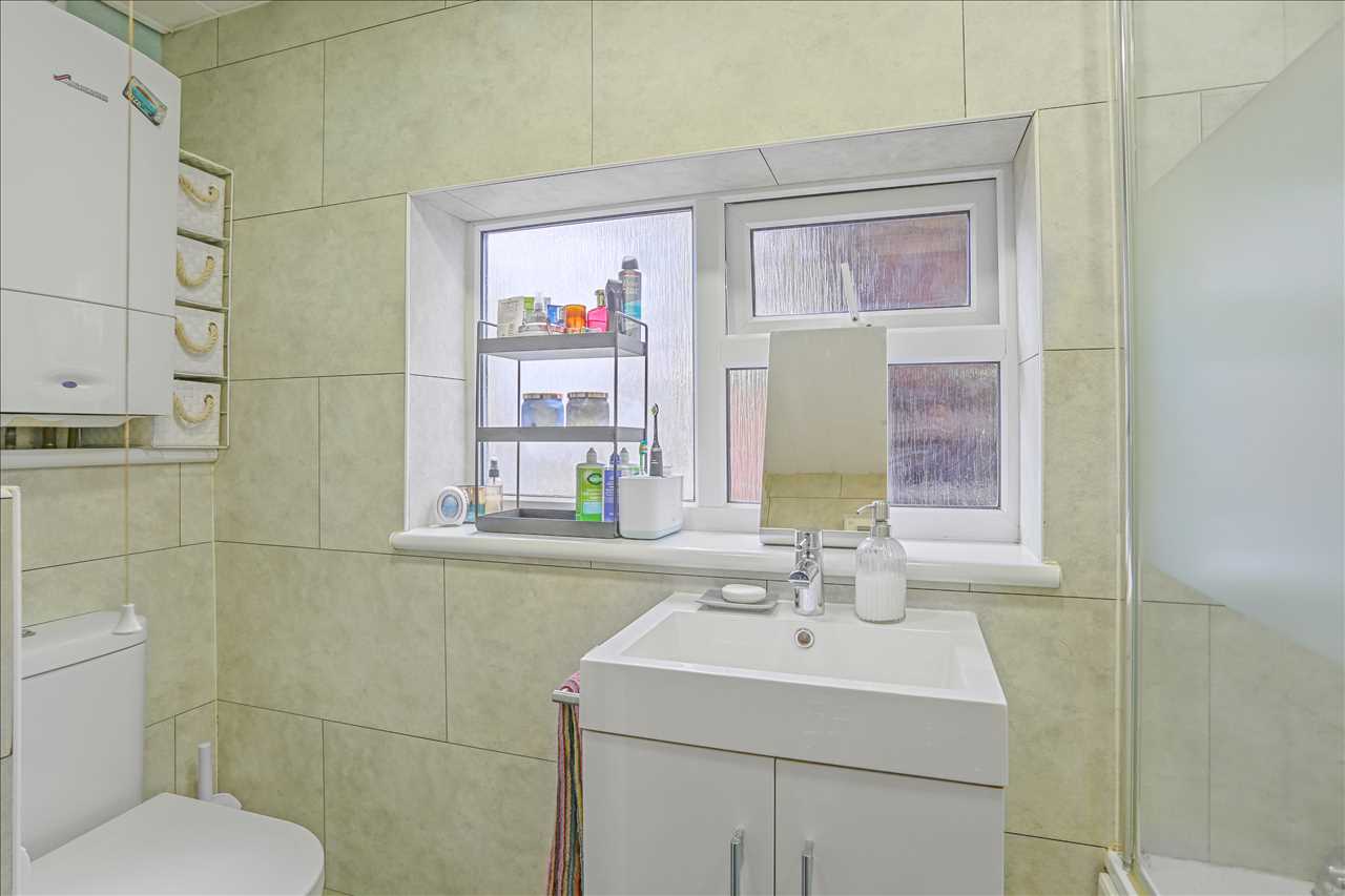 1 bed flat for sale in Alexander Road  - Property Image 13