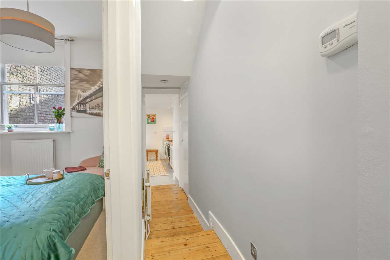 1 bed flat for sale in Alexander Road  - Property Image 15