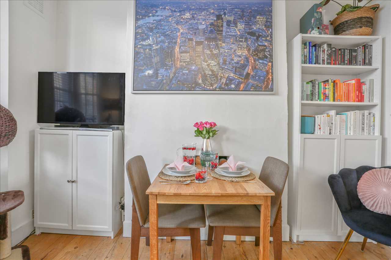 1 bed flat for sale in Alexander Road  - Property Image 16