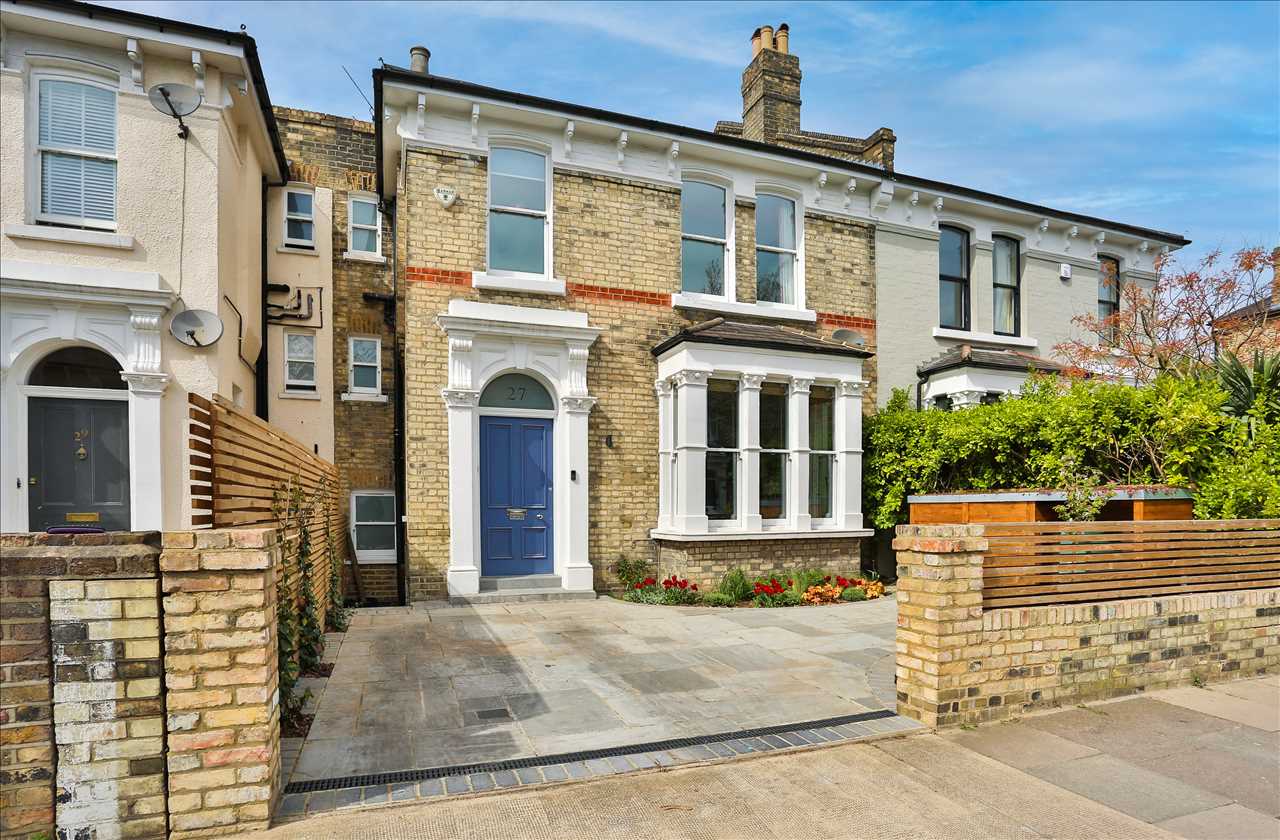 5 bed terraced house for sale in Mercers Road 13