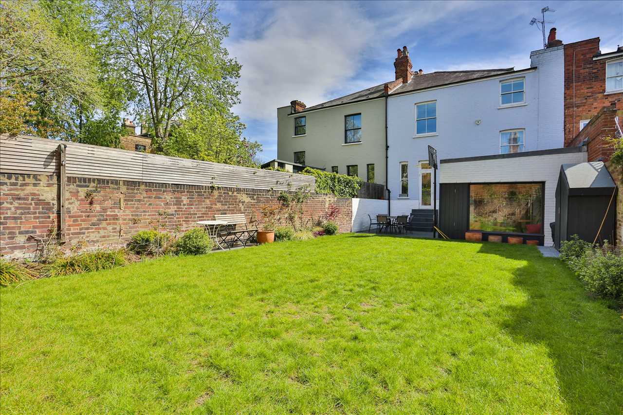 5 bed terraced house for sale in Mercers Road 15