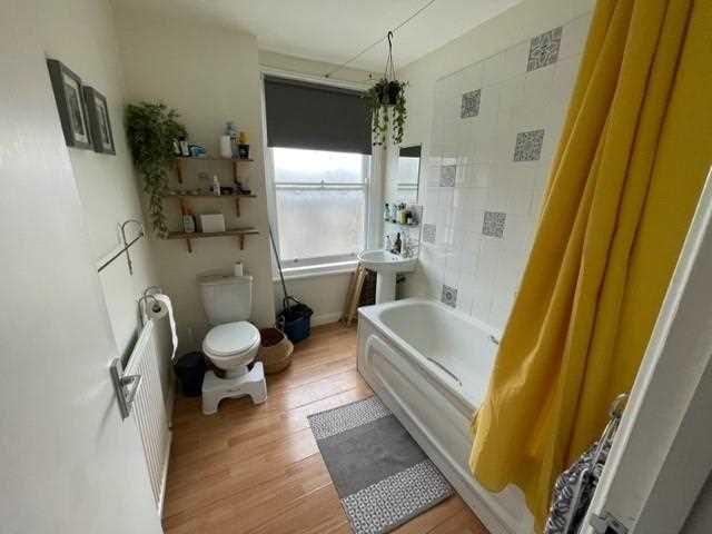 2 bed flat to rent in Warrender Road  - Property Image 10