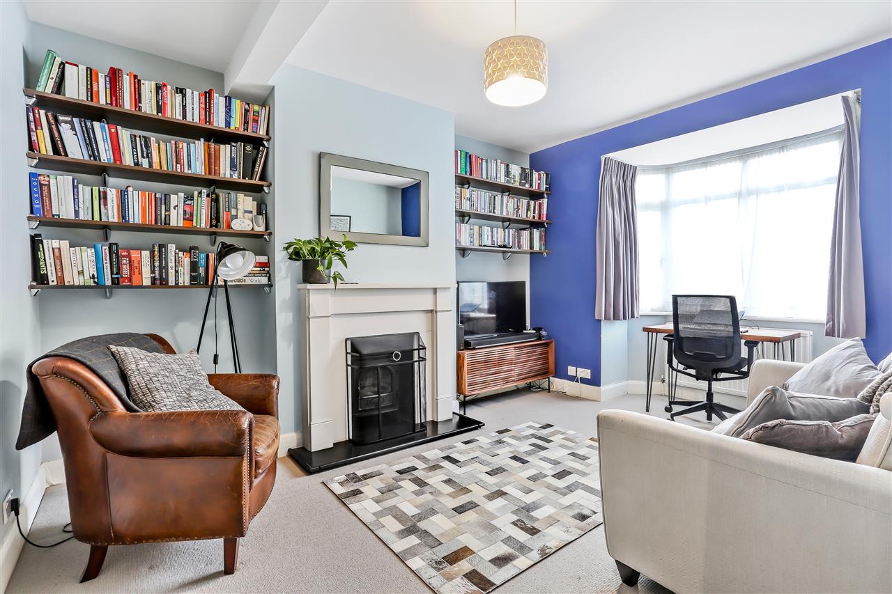 2 bed flat for sale in Brecknock Road - Property Image 1