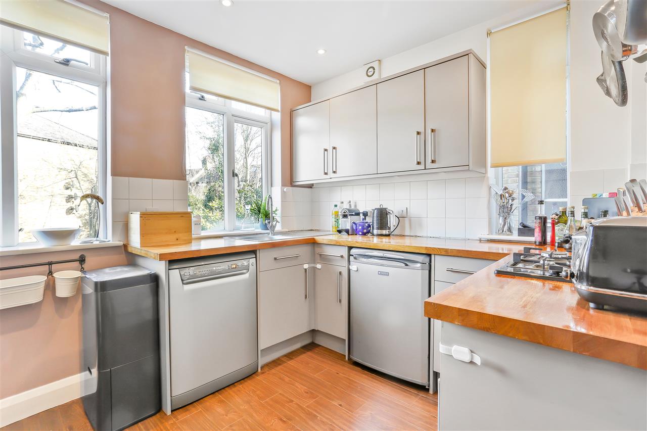 2 bed flat for sale in Brecknock Road  - Property Image 14