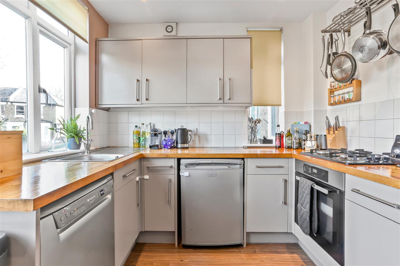 2 bed flat for sale in Brecknock Road 15