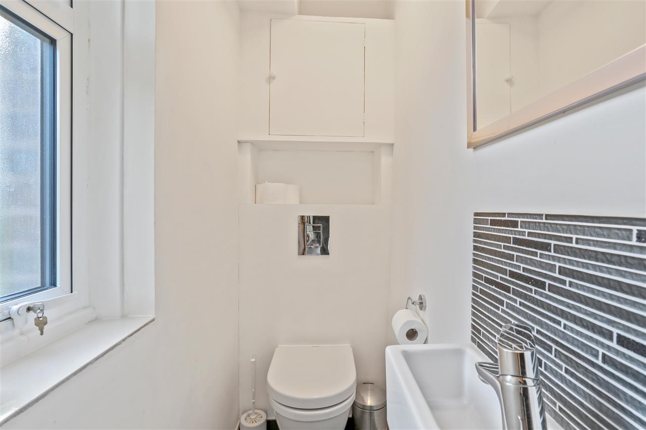 2 bed flat for sale  - Property Image 14