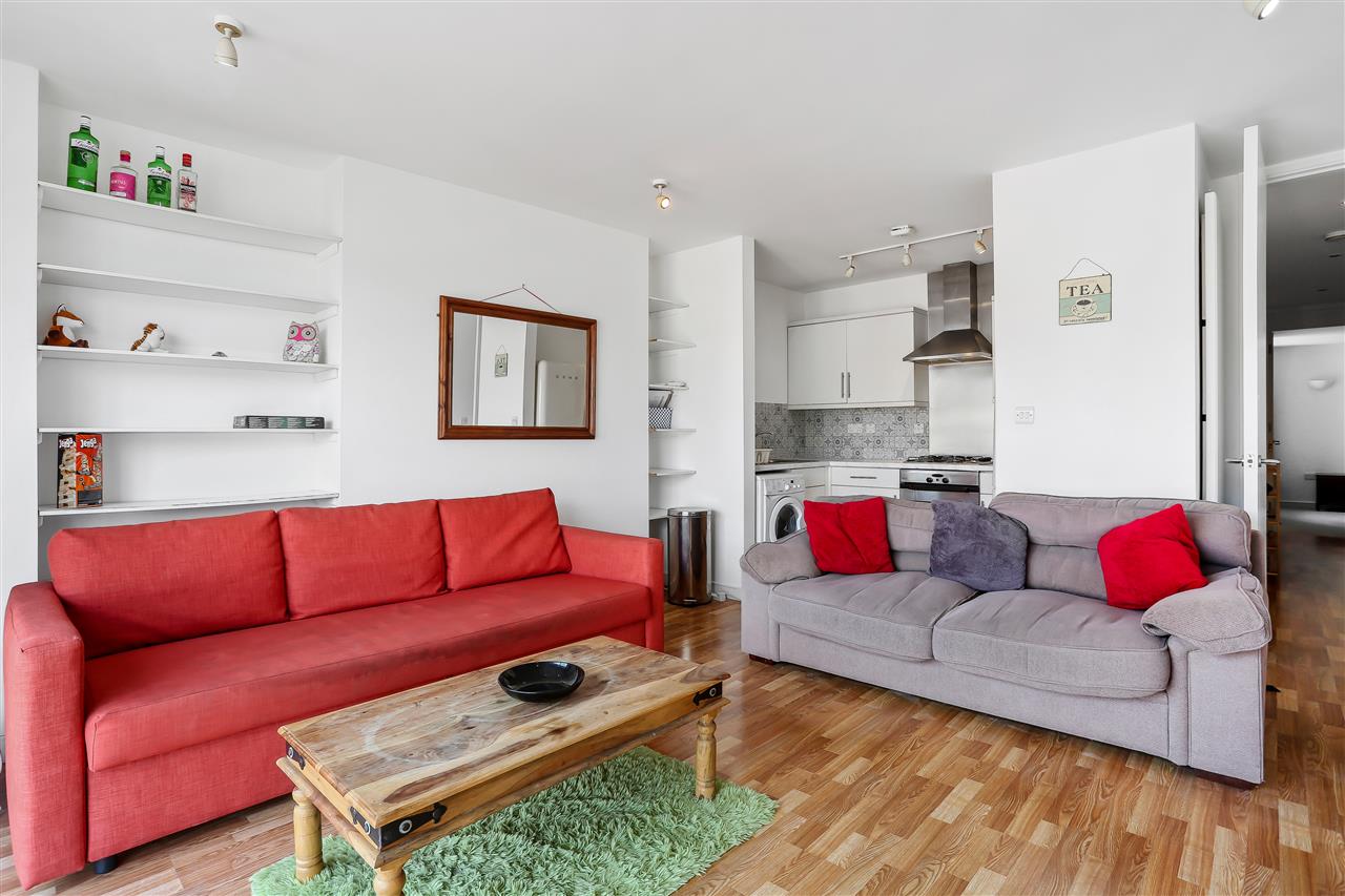 CHAIN FREE! A well presented and spacious (approximately 817 SqFt/ 76 Sq M)  second floor apartment forming part of a modern building above commercial premises within close proximity to the multiple shopping and transport facilities of the Holloway Road together with local shops, local outdoor ...