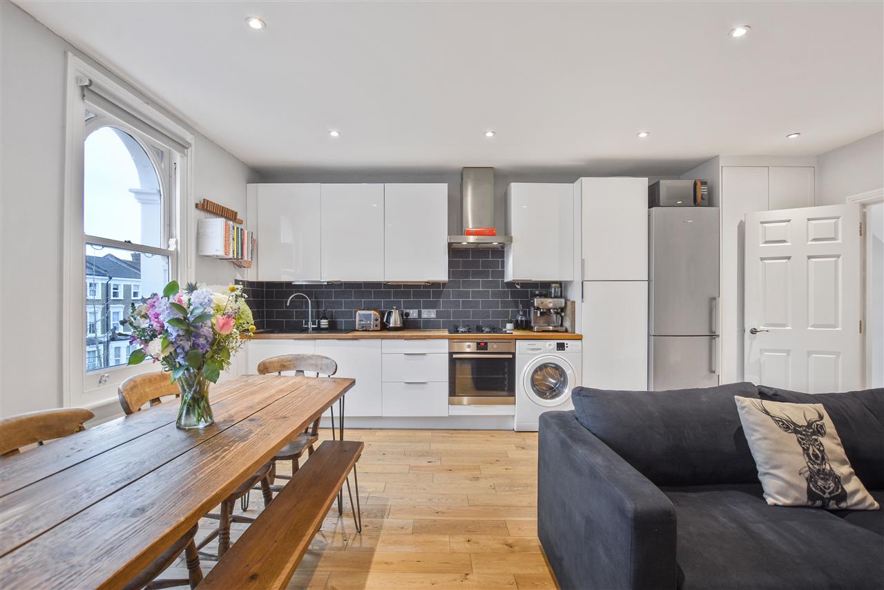 2 bed flat for sale in Tufnell Park Road  - Property Image 8