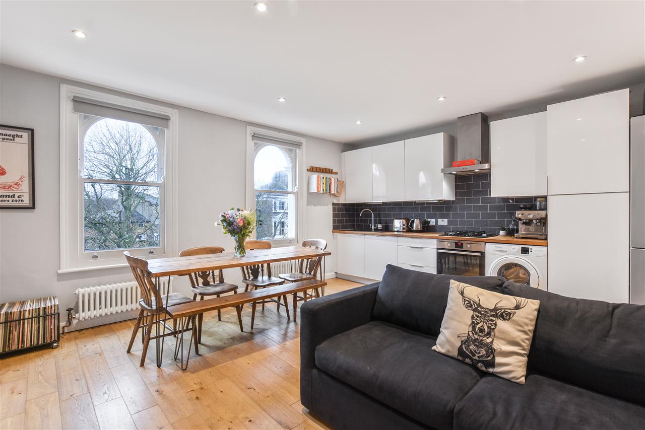 2 bed flat for sale in Tufnell Park Road  - Property Image 9