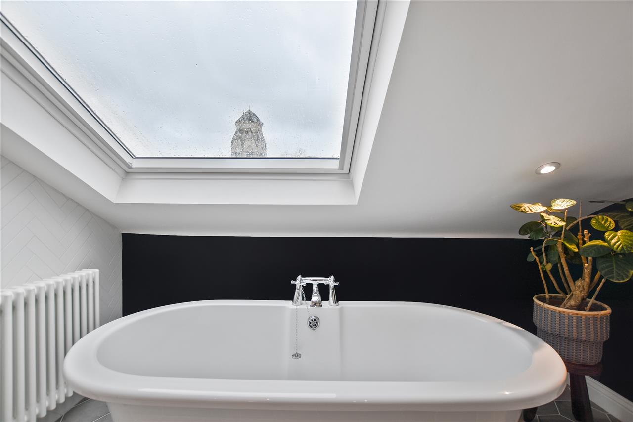 2 bed flat for sale in Tufnell Park Road  - Property Image 25