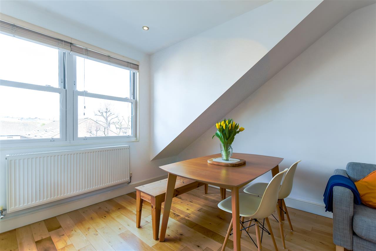 3 bed flat for sale in Tufnell Park Road 10