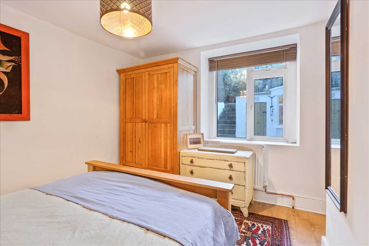 1 bed flat for sale in Churchill Road 11