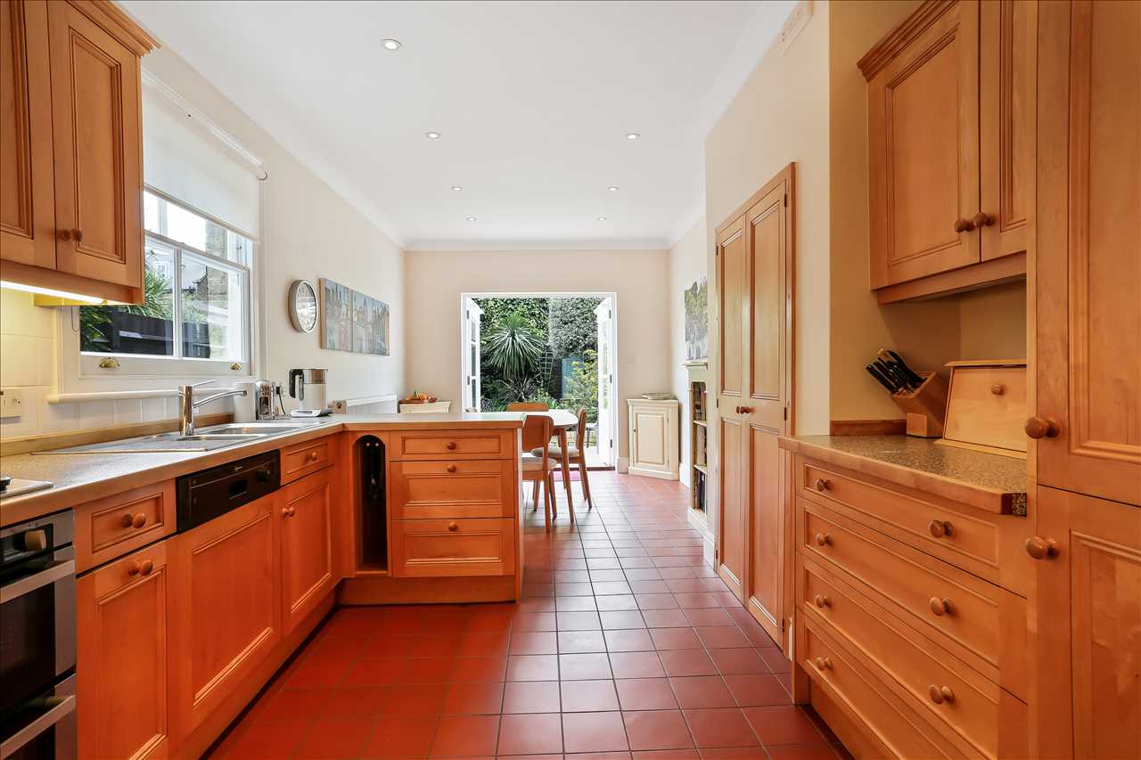 4 bed terraced house for sale in Beversbrook Road  - Property Image 7