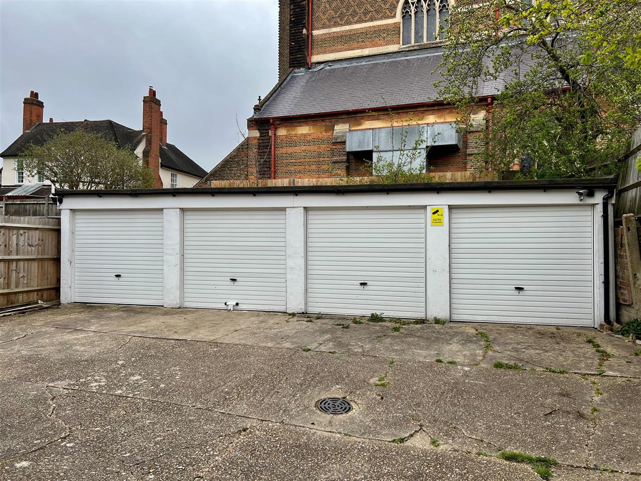 A rare opportunity to acquire a garage on a long lease at the rear of a small low rise purpose built block situated in a sought after location within close proximity to Tufnell Park (Northern Line) underground station as well as the open space of Parliament Hill Fields and the fashionable ...