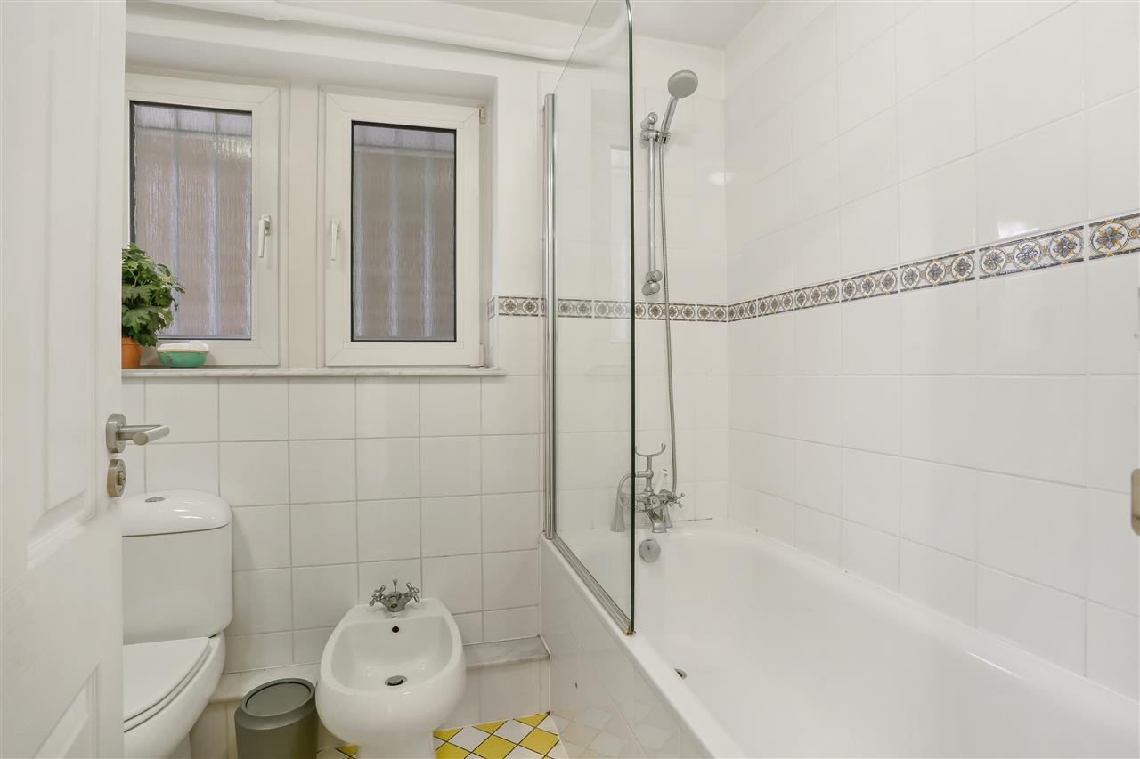 2 bed flat for sale 14