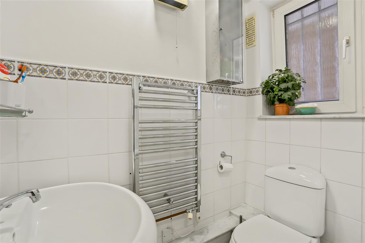 2 bed flat for sale 20