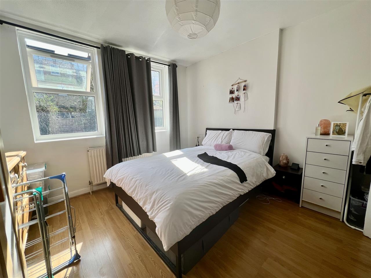 AVAILABLE IMMEDIATELY! A part furnished One Bedroom flat available to rent from 07/04/22. Located in the centre of Muswell Hill, the property has a good size living space with a large bay window which baths the room in natural light, galley kitchen and separate bathroom. With easy access to the ...