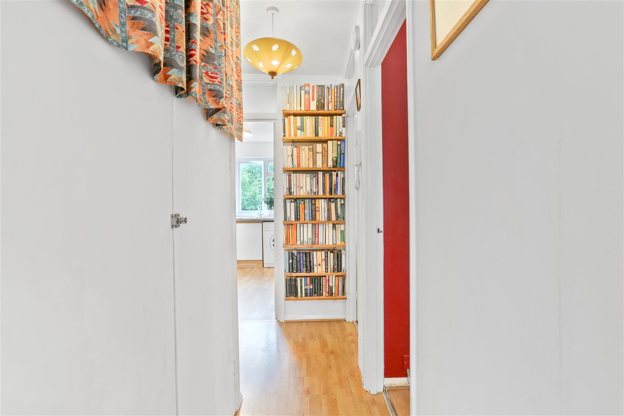 1 bed flat for sale  - Property Image 9