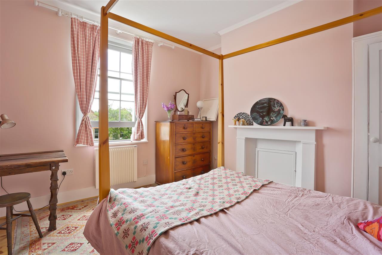 4 bed terraced house for sale  - Property Image 14