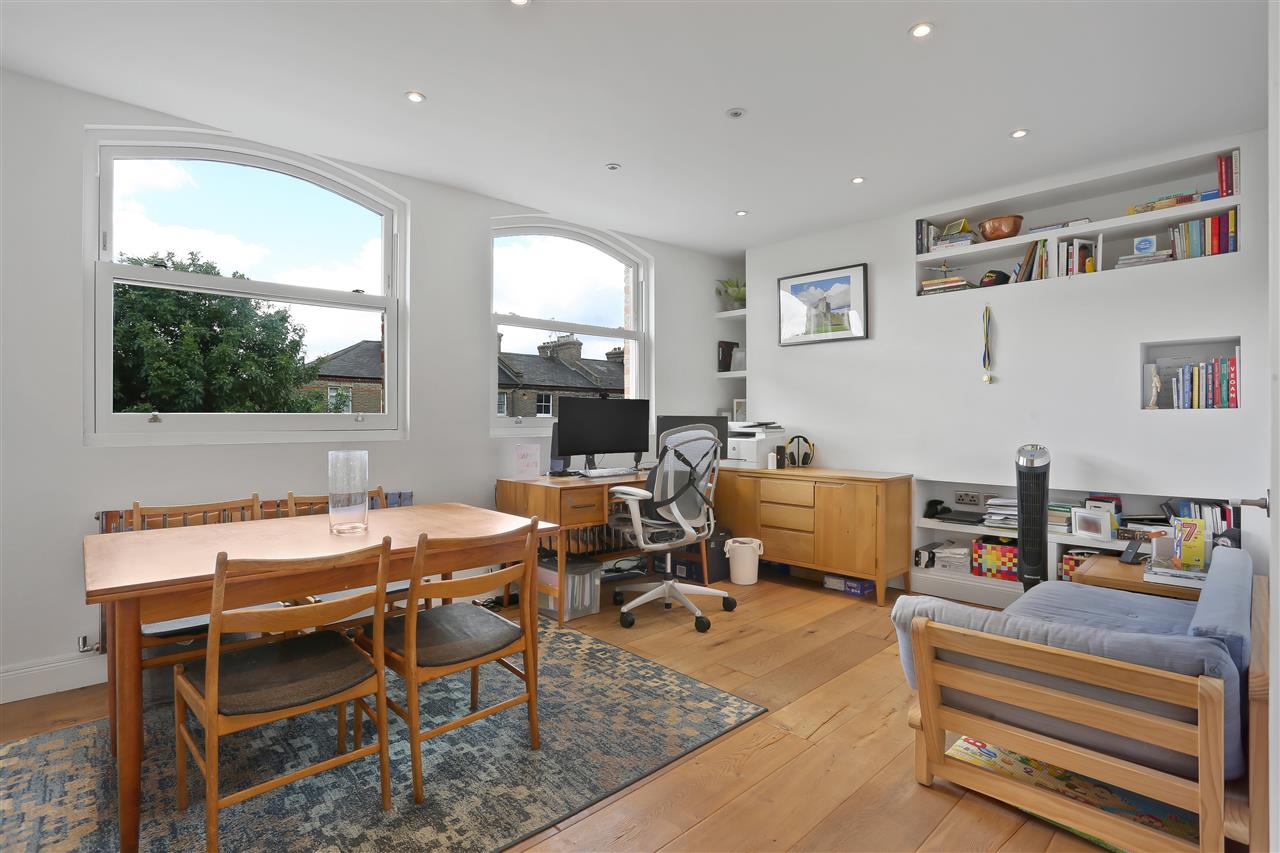 CHAIN FREE! Stunning split level first (entrance door), second & third/top floor flat forming part of a meticulously restored (in 2017/2018), imposing converted Victorian end of terrace house exterior with interior traditional luxury finishes and cutting edge features such as: gsm intercom ...