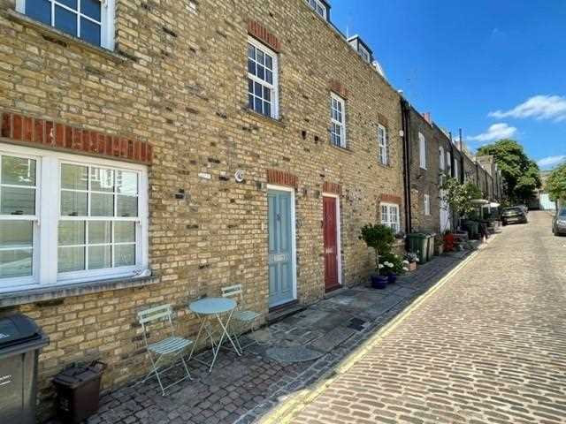 2 bed mews house to rent 5