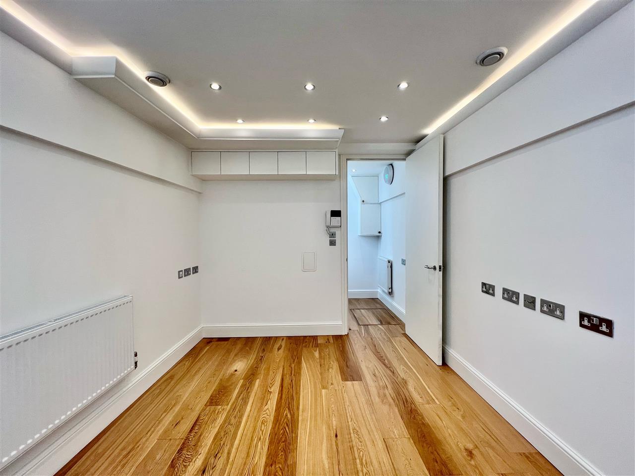 2 bed mews house to rent  - Property Image 7