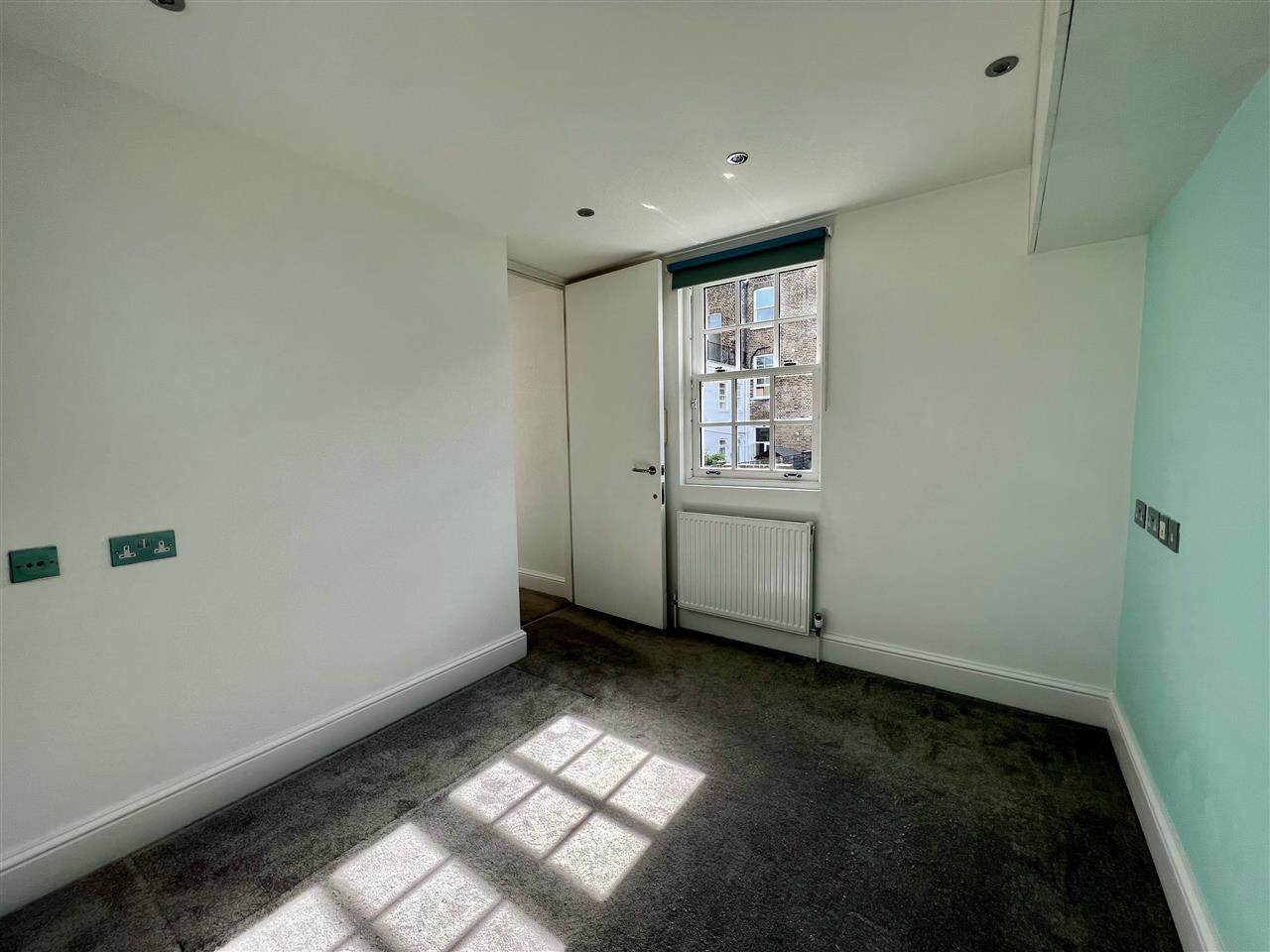 2 bed mews house to rent  - Property Image 9