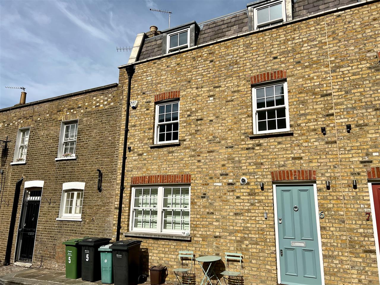 2 bed mews house to rent 13